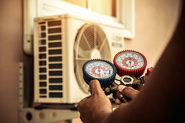 Professional Hvac technician working in Stockton, AL